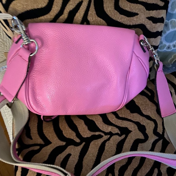 Two Amicis Italian Leather @ Merc@ari - Picture 3 of 6